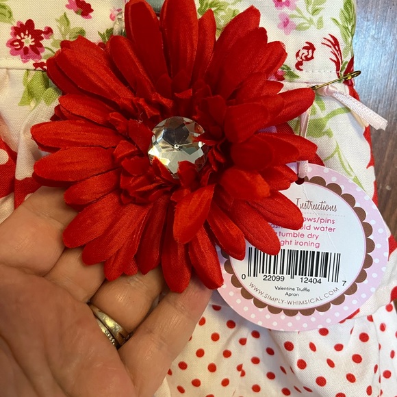 NWT Simply Whimsical Handcrafted, half Apron. Style = Valentine Truffle. - Picture 5 of 12